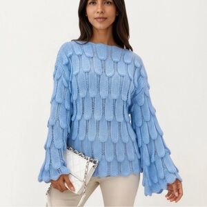 Anna-Kaci Textured Loop Knit Sweater w Long Flared Sleeves. Xs fits like medium
